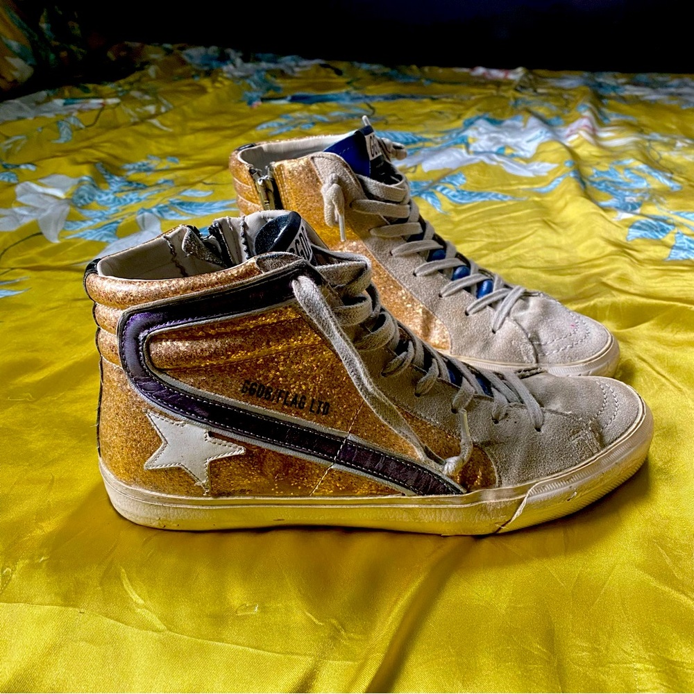 Golden Goose glittery statement piece💖